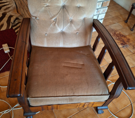 (H 34- S/OORD)- BALL AND CLAW CHAIR - BUTTON BACK- R 400