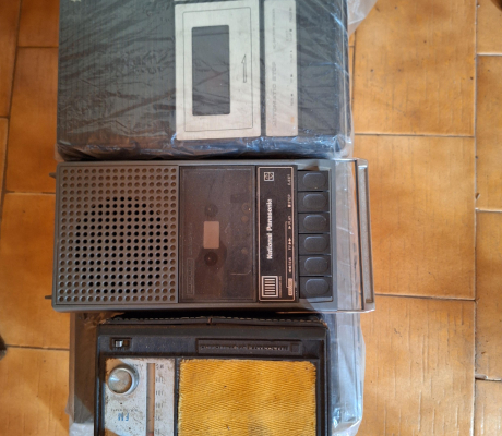 (H 50- S/OORD)- 3X VINTAGE CASSETTE PLAYERS- R 150