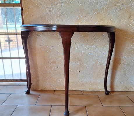 (105- S/OORD H)- HALF MOON TABLE- R 450