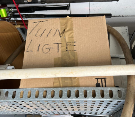 (G 17- S/OORD)- GARDEN LIGHTS- R 200