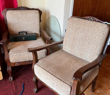 (H 6- S/OORD)- 2 X BALL AND CLAW CHAIRS- R 950