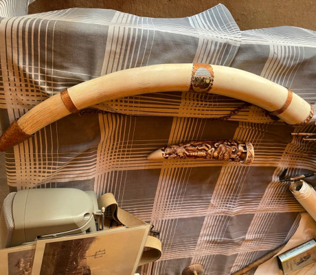 (H 17- S/OORD)- DECORATIVE TUSKS- R TBC