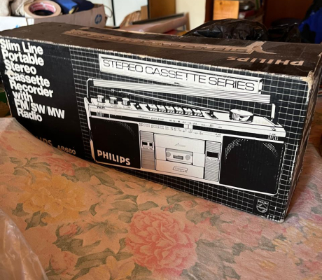 (H 20- S/OORD)- VINTAGE STEREO CASSETTE PLAYER- R 50