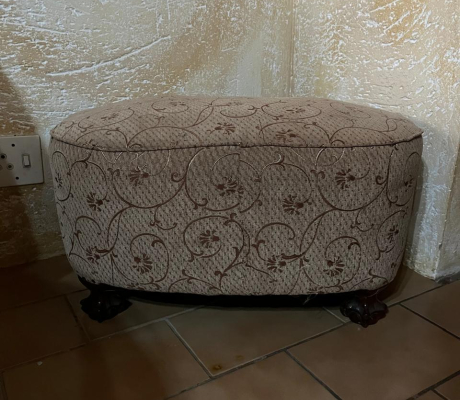 (H 59- S/OORD)- VINTAGE OTTOMAN- R 500