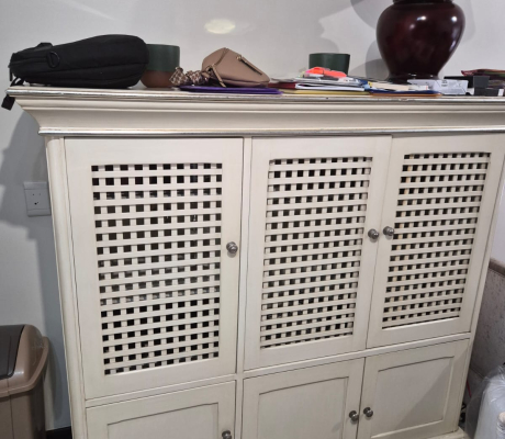 6 door pine cream cupboard WAS R3000 NOW R2400- (A Paulshof)