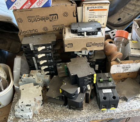 (90- SUIDEROORD)- VARIOUS ELECTRICAL CIRCUITS- POD