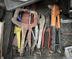 (23 TO 26 - SUIDEROORD)- JOBLOT HAND TOOLS - R 200