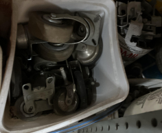 (76- SUIDEROORD)- BUCKET WITH VARIOUS CASTORS- R 100