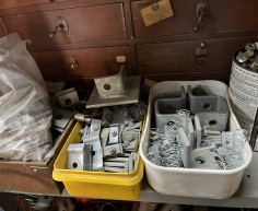 (94- SUIDEROORD)- VARIOUS ELECTRICAL ITEMS- R POD