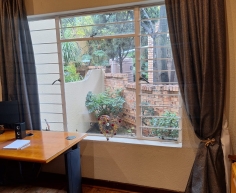 (ALB 25/4 - No:93) - CURTAINS IN STUDY